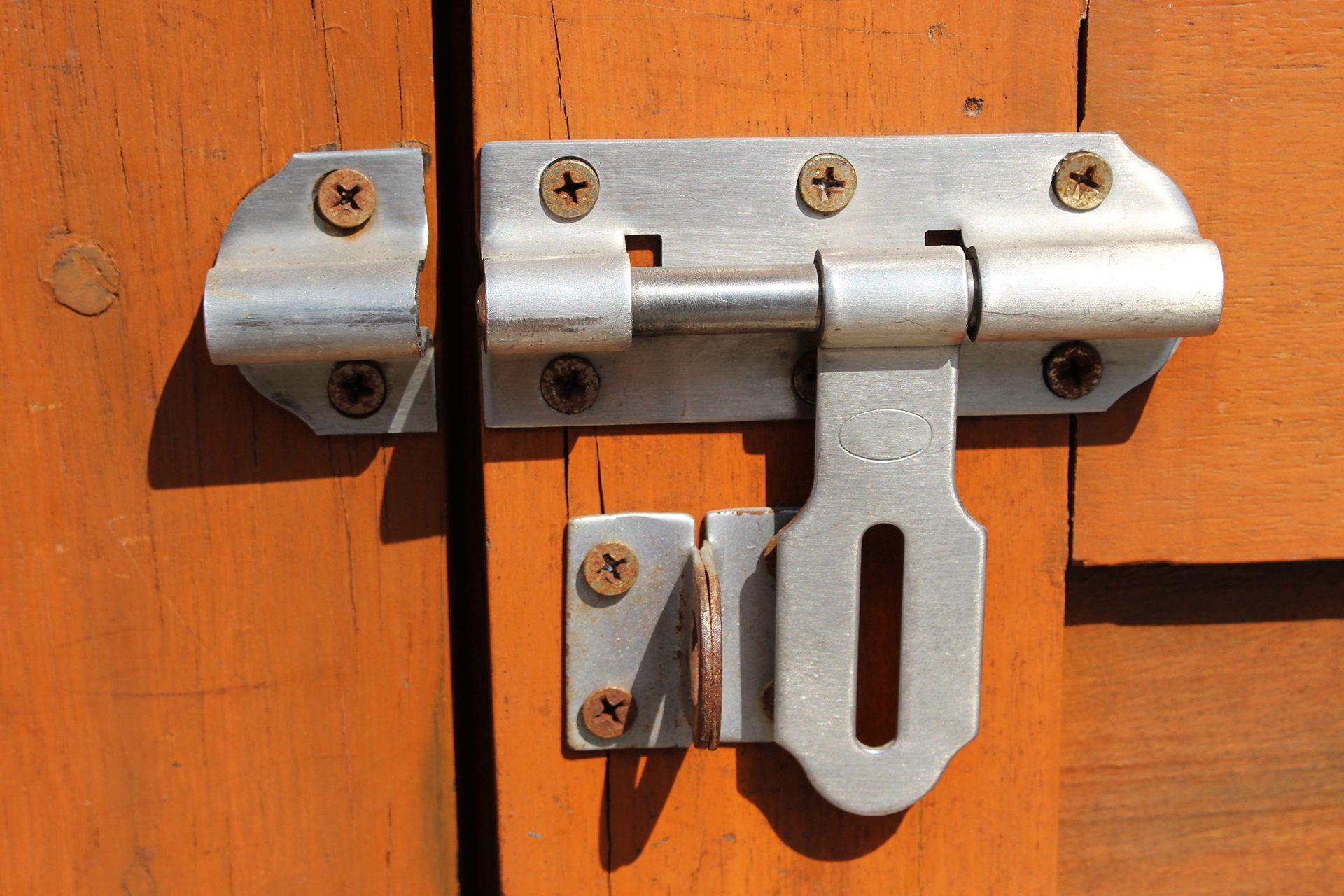 19201280latch-lock-1910635